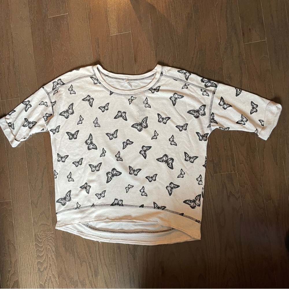 NWT Willow & Clay Butterfly Print Sweater - Off-White and Black